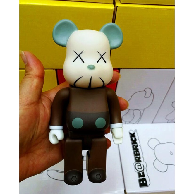 Đồ trang trí Gấu Kaws Trang Trí Bàn Bằng Thép 100% Độc Đáo