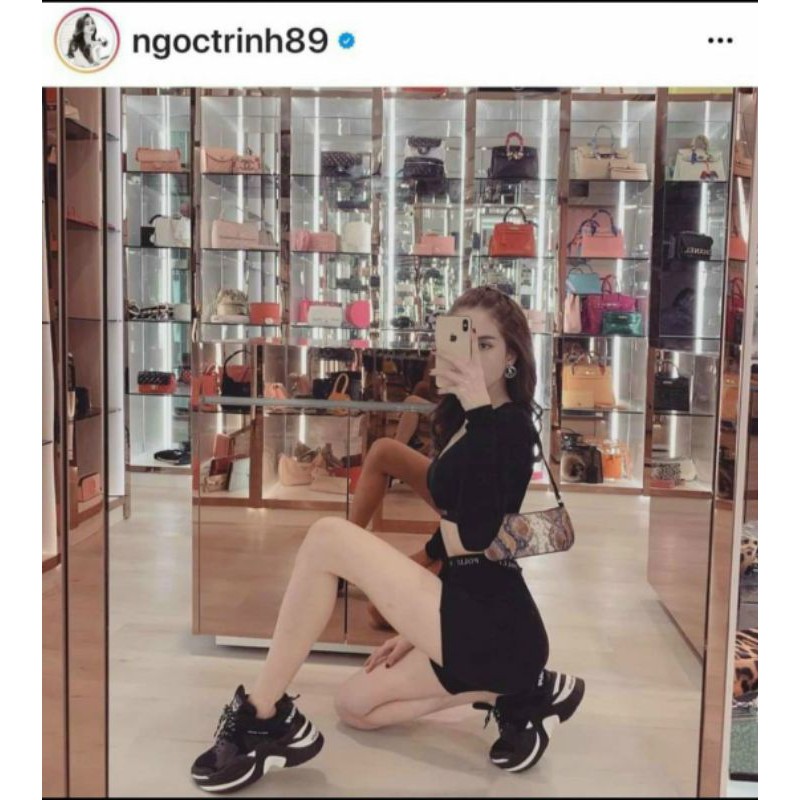 Túi da rắn ngọc trinh.