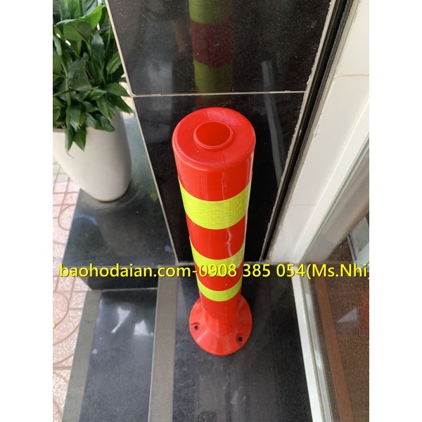 Cọc tiêu hình trụ phản quang cao 67cm