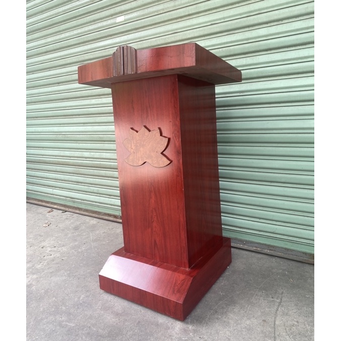 Bục gỗ phát biểu nói chuyện mẫu hoa sen