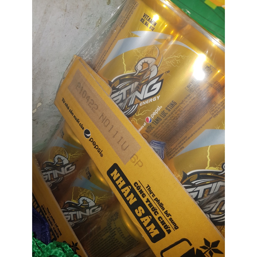 Lốc 6 Lon Nước Uống Tăng Lực Sting Dâu Tây Đỏ - Gold Rush Energy Drink Lon 330ml Date Luôn Mới