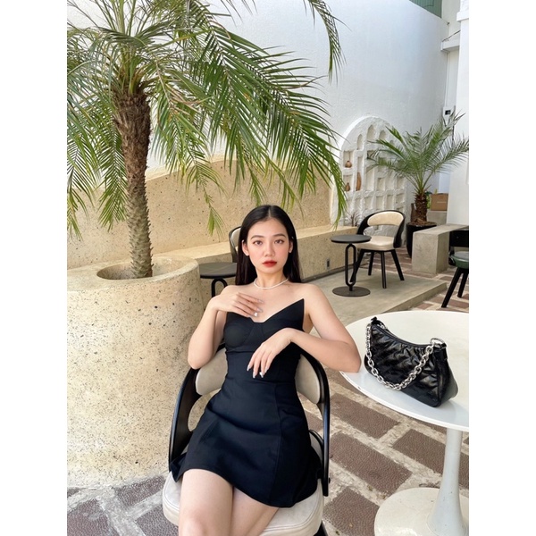 ĐẦM CÚP NGỰC TAI MÈO