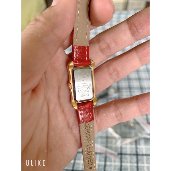 Đồng hồ si nữ Nhật hiệu Kookai, dáng tank dây da