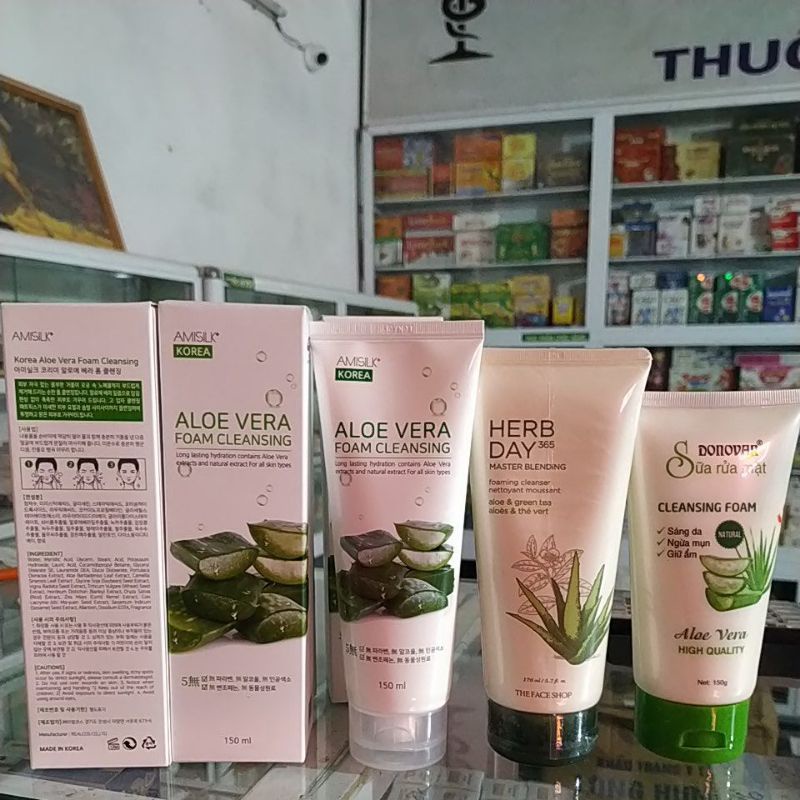 Sữa rửa mặt Aloe Vera lô hội nha đam 150mg dưỡng da, sạch mụn bụi bẩn