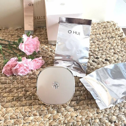 Set phấn nước Cushion Ohui Miracle moisture tặng 2 lõi