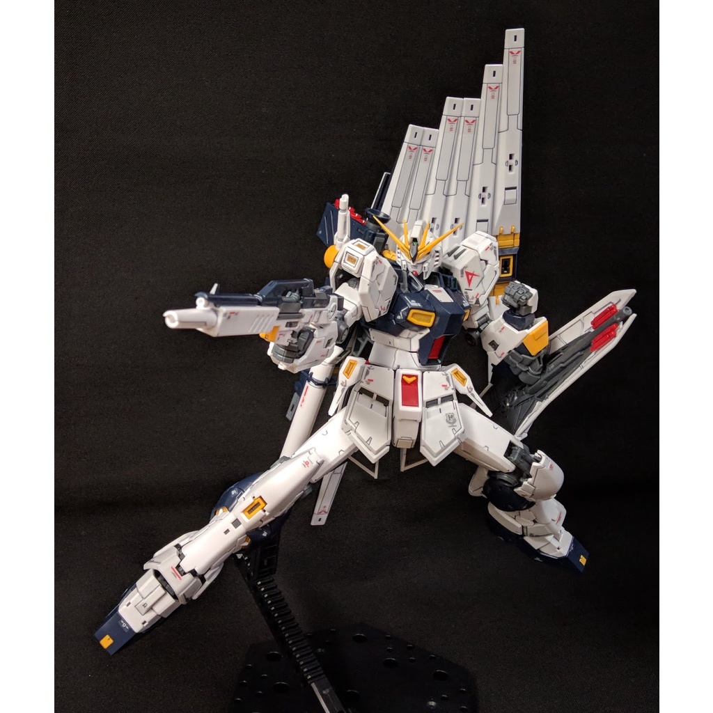 Mô hình RG 1/144 Nu Rx-93 V Gundam