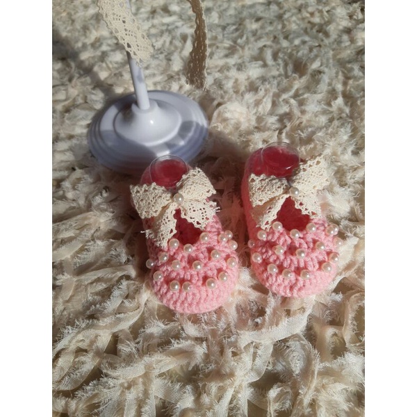 Set giày hồng và mũ len hồng thủ công cho bé gái từ sơ sinh