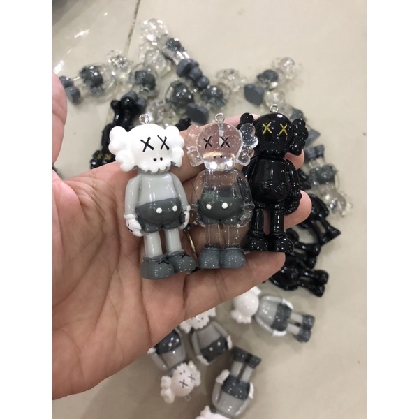 SET CHARM KAWS TRANG TRÍ DÉP SỤC