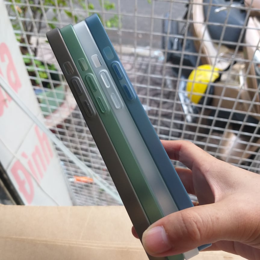 Ốp Lưng Siêu Mỏng iPhone 13 Pro Max Dạng Nhám Mờ Chính Hãng Hiệu Usams