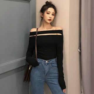 Áo trễ vai phối dây bản to