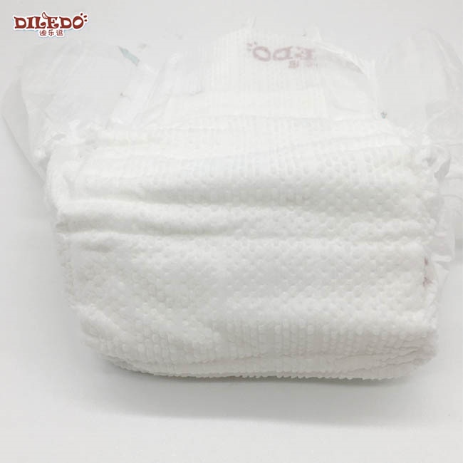 Tã/bỉm dán sơ sinh DILEDO  S70/M62/L56/XL50/XXL46 siêu mềm mỏng, thấm hút tốt, an toàn cho da bé