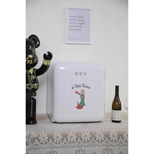 Tủ lạnh bảo quản mỹ phẩm chính hãng HCK BC-46COA 42L phiên bản hoàng tử bé Le Petit Prince phong cách retro
