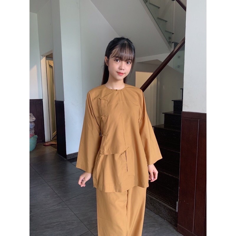 Đồ lam đi chùa , vạt hò nút bấm, hoặc nút cây, tùy theo đợt hàng