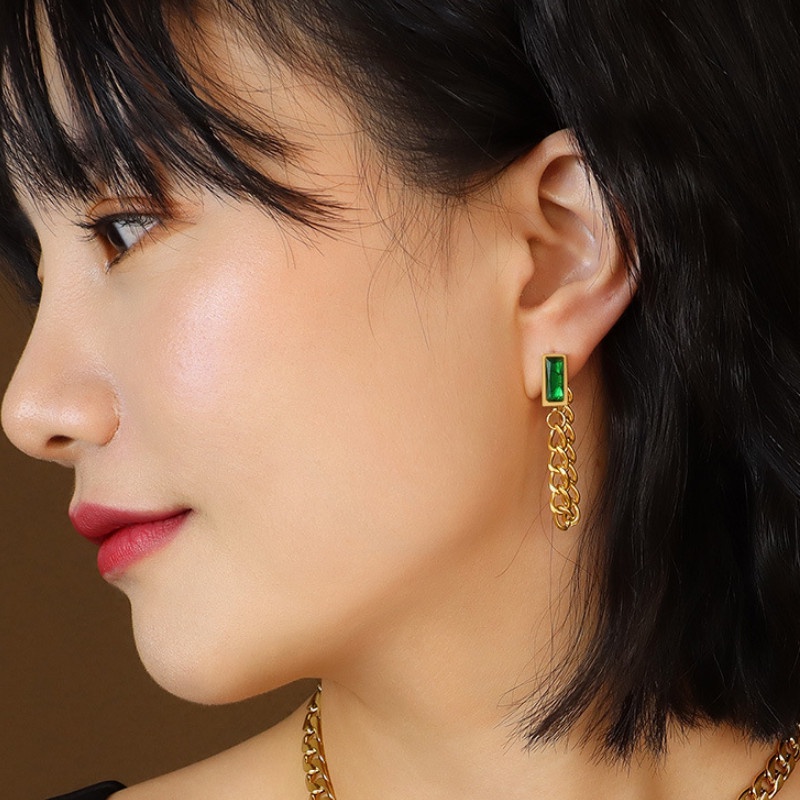 Bông Tai Dây Xích Titan Ko Đen TT 3869 - màu vàng