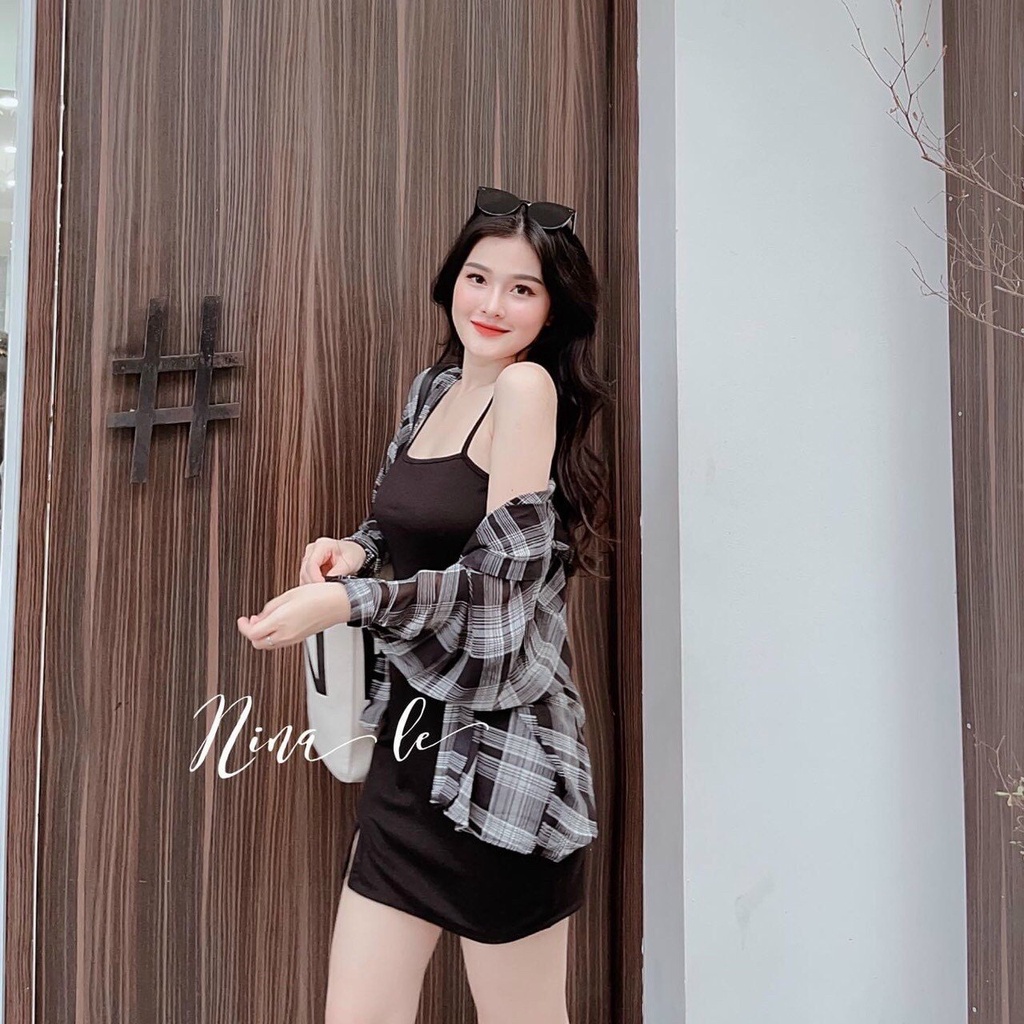 Đầm 2 dây đen dáng body mix với áo khoác kẻ đen trắng siêu xinh  dành cho các chị em di dạo phố