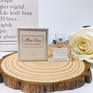 Nước Hoa Mini MISS DIOR ABSOLUTELY BLOOMING 5ml