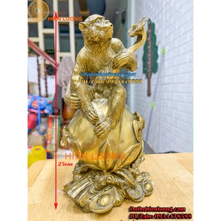 Tượng khỉ ngồi trái đào ôm gậy như ý bằng đồng cao 25cm và 40cm - tượng đồng 12 con giáp