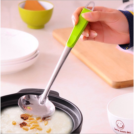 [Khuyến mại sốc] Muỗng múc canh inox cán nhựa chống nóng S4L33T12-18