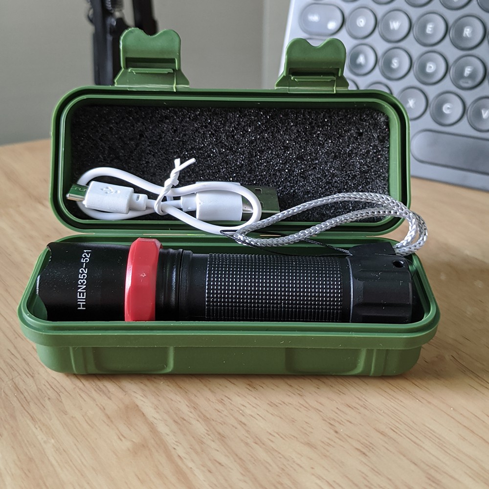 Đèn Pin Siêu Sáng Mini CÓ ZOOM Sạc Bằng Cổng USB Tiện Lợi Phù Hợp Chiếu Sáng Ban Đêm Đi Phượt Đi Dã Ngoại Tự Vệ