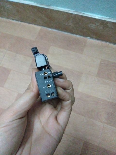 Công tắc máy khoan DCA AJZ02-6A - công tắc khoan đầu 6 DCA có đảo chiều