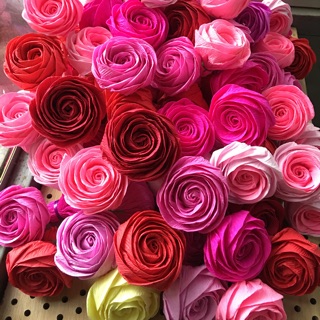 Hoa hồng xoắn cánh to