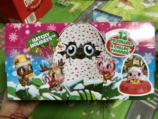 Trứng Hatchimal phiên bản Giáng Sinh (box)