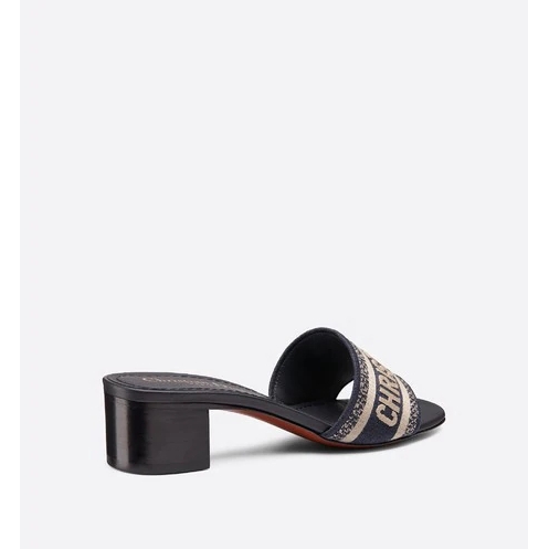 Xăng đan Gót Dày Thêu Chữ Nhiều Màu Sắc Cho Nữ