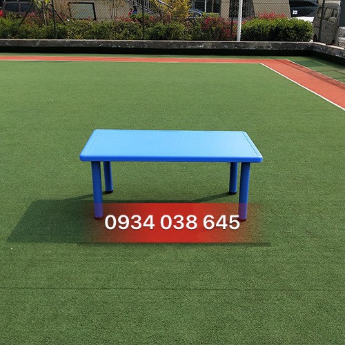 Bàn nhựa nhập khẩu cho bé mẫu giáo | BigBuy360 - bigbuy360.vn