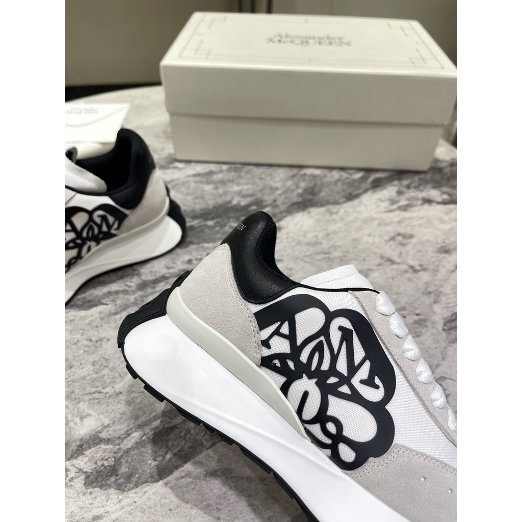 Giày thể thao thời trang nữ cao cấp 𝗔𝗹𝗲𝘅𝗮𝗻𝗱𝗲𝗿 𝗠𝗖𝗾𝘂𝗲𝗲𝗻 sành điệu, năng động