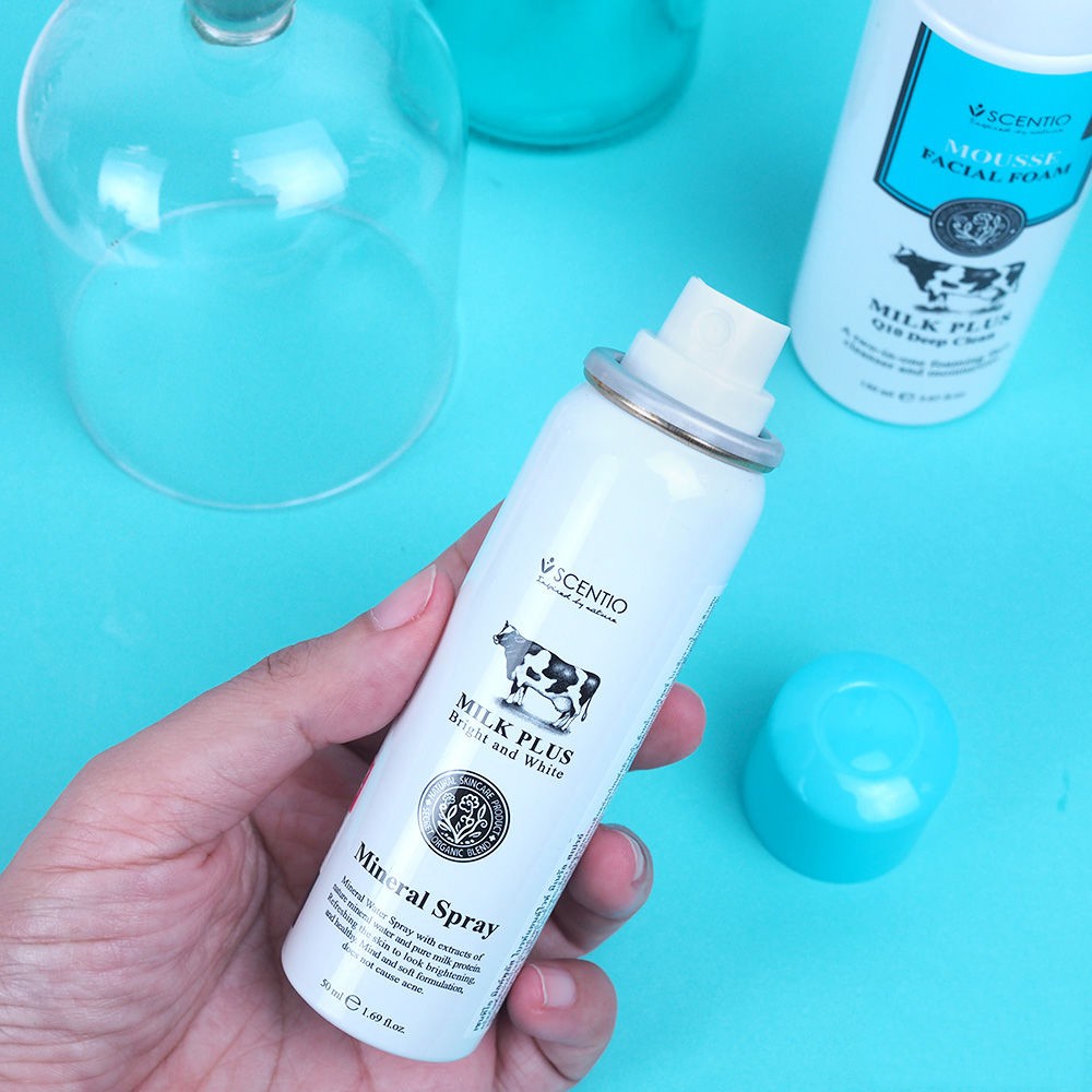 Xịt khoáng cấp ẩm và dịu da Scentio Milk Plus chai mini tiện dụng 50ml | BigBuy360 - bigbuy360.vn
