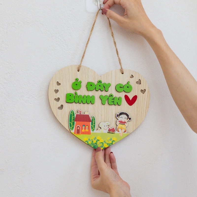 Bảng Gỗ Trang Trí Ở Đây Có Bình Yên