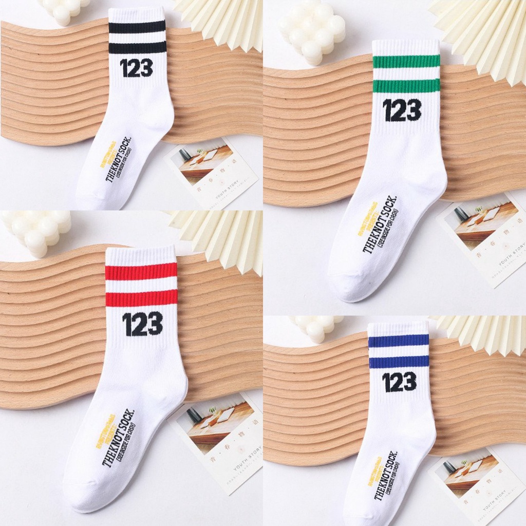 Vớ Tất cổ cao Nam Nữ hình mặt cười phong cách thể thao, năng động.