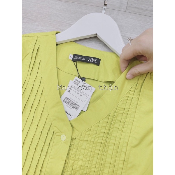 Váy suông cốm xanh li ngực tay phồng