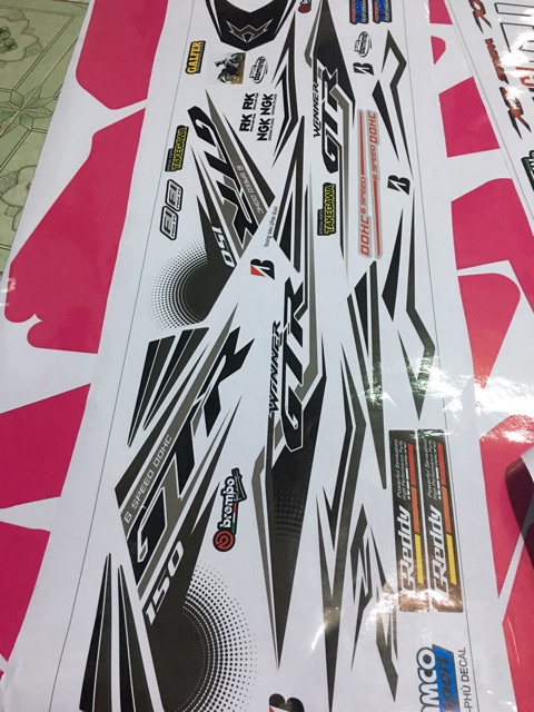 Winner GTR trắng đen  -1