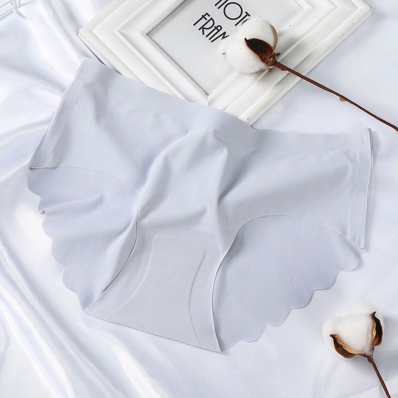 Quần lót LEVAO bằng lụa lạnh mềm mại thoáng khí co giãn tự nhiên phong cách quyến rũ cho nữ