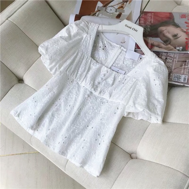 Áo thô hoạ tiết thêu nổi chỉ còn SIZE XS