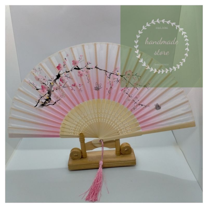 Quạt Cổ Trang lụa thân tre có tua - quạt siêu nhẹ và mát