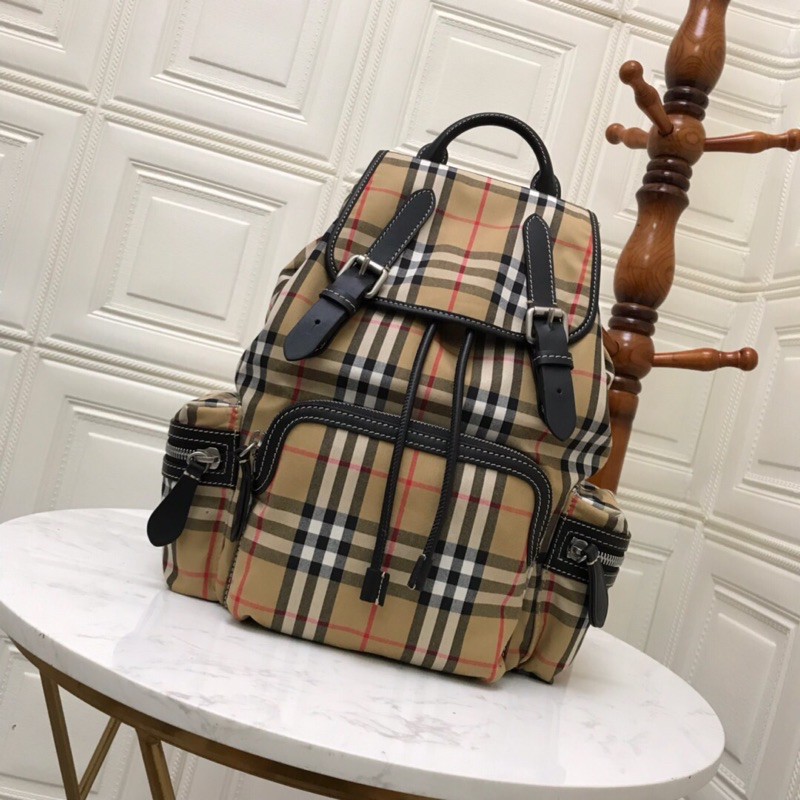 ba lô kẻ ca rô thời trang đeo vai khoá dây rút burberry bbr