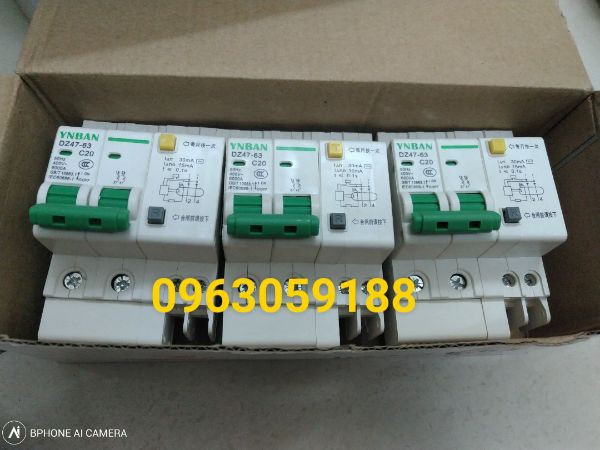 aptomat chống giật 2 pha C20