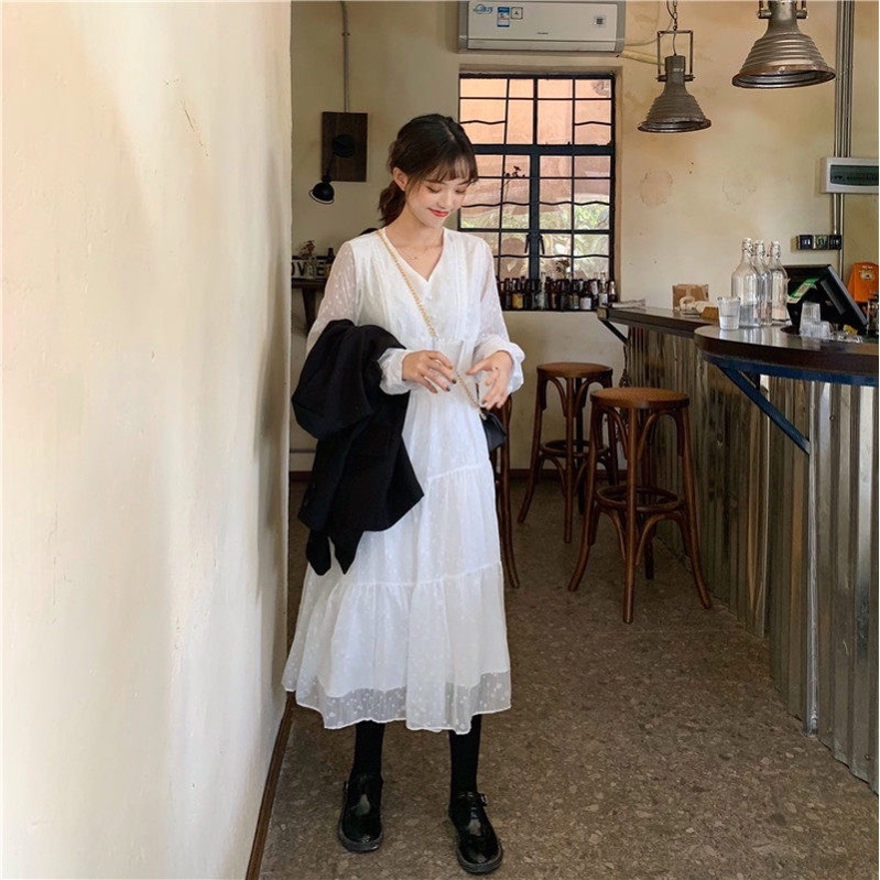 Đầm Trắng Tay Dài Phối Dây