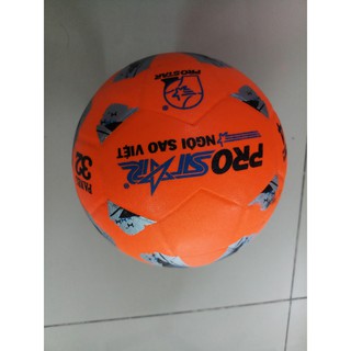 Bóng Đá prostar số 4  - bóng da dán ( Màu Ngẫu Nhiên )