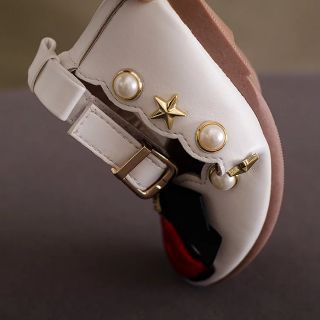 Búp bê Gucci ong
