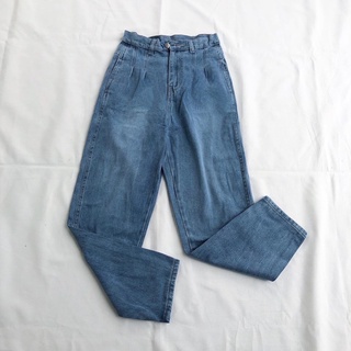 Quần jean nữ dáng baggy