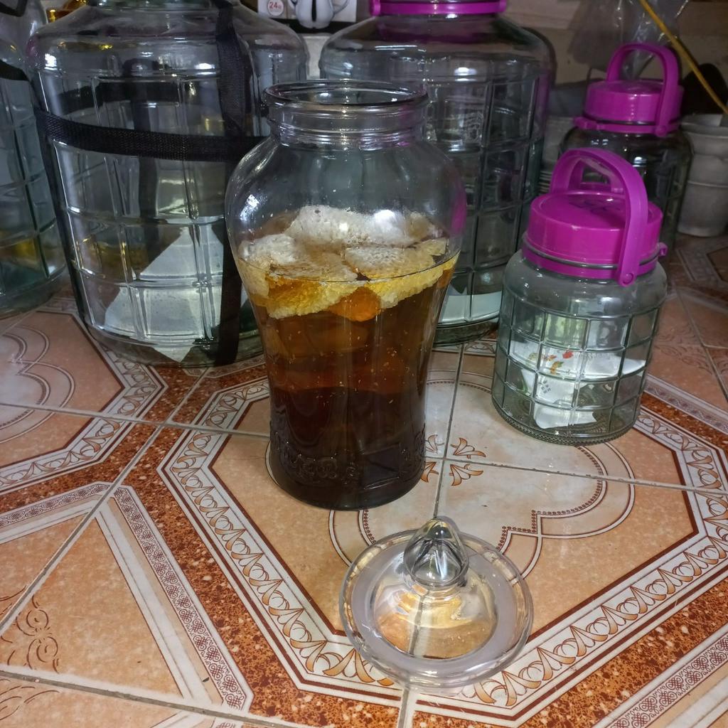 BÌNH THỦY TINH NGÂM SÂM CHÂN MÂY, HÀNG THÁI LAN, TRONG SUỐT, DÀY DẶN. 5L, 10L, 15L