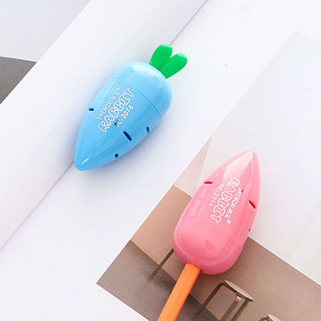 Adorable Carrot Style Plastic Manual Removable Easy Cleanup Student Pencil Sharpeners Color Random