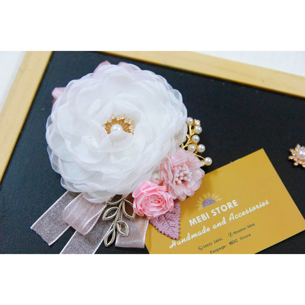 Hoa cài áo handmade, tag cài váy áo mẫu vải voan cánh hoa đốt mix hoa chùm tông trắng hồng