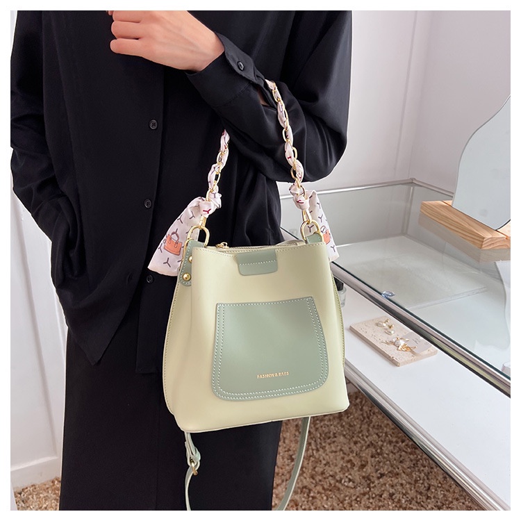 Túi Đeo Vai Dáng Xô Phối Dây Xích Thời Trang Cho Nữ