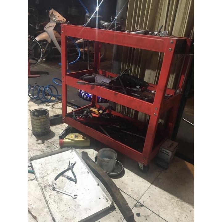 Xe đẩy 3 tầng - Xe đẩy đồ nghề 3 tầng có hệ thống bánh xe xoay 360 độ, có thể di chuyển nhẹ nhàng