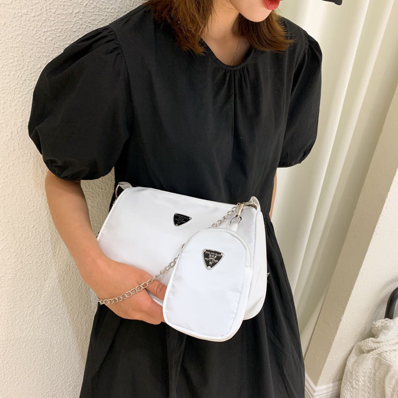 Túi Xách Nữ Đeo Chéo Trơn Dây Xích Tặng Kèm Túi Nhỏ Đẹp Thích Hợp Cho Đi Chơi Đi Làm