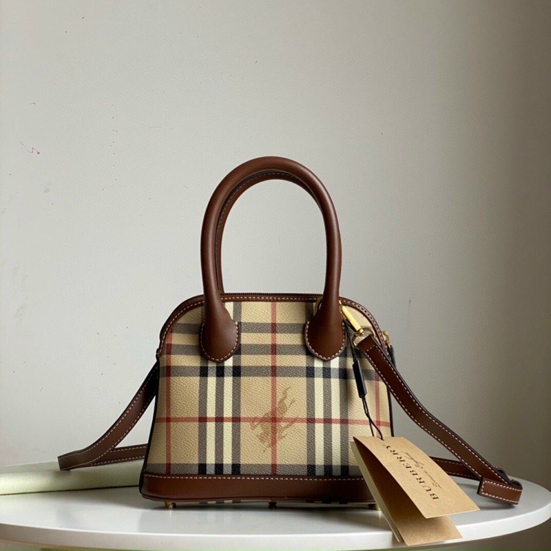 Túi burberry dáng hến